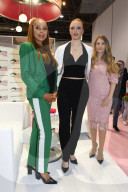 PEOPLE - Angela und Anna Ermakova an der Beauty Messe in Düsseldorf 