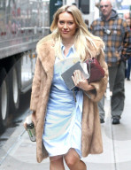 PEOPLE - Hilary Duff auf dem Weg zum Filmset von "Younger"