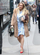 PEOPLE - Hilary Duff auf dem Weg zum Filmset von "Younger"