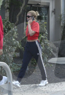 PEOPLE - Sofia Richie im roten Shirt in Hollywood unterwegs