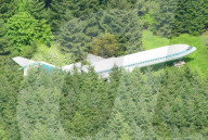FEATURE - Schöner Wohnen: In einer Boeing 727 mitten im Wald