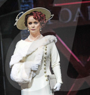 PEOPLE - Glamurös: Sheena Easton als "Dorothy" im Musical "41nd Street"