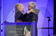 PEOPLE - Barbra Streisand spricht am Simon Wiesenthal Dinner in LA