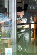 PEOPLE - Joe Manganiello hungrig in West Hollywood