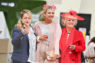 FEATURE - Nicht ganz so extravagant wie Ascot: Die Damen am Rennen von Aintree