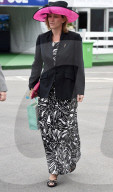 FEATURE - Nicht ganz so extravagant wie Ascot: Die Damen am Rennen von Aintree