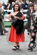 FEATURE - Nicht ganz so extravagant wie Ascot: Die Damen am Rennen von Aintree