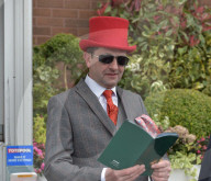 FEATURE - Nicht ganz so extravagant wie Ascot: Die Damen am Rennen von Aintree