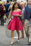 FEATURE - Nicht ganz so extravagant wie Ascot: Die Damen am Rennen von Aintree