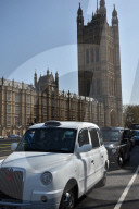 NEWS - London: Taxifahrer demonstrieren gegen "Uber"