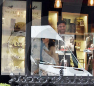 EXKLUSIV - Pippa Middleton in einem Luxus-Uhren-Shop in London