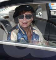 PEOPLE - Ganz Diva: Susan Sarandon im Fond ihrer Limousine