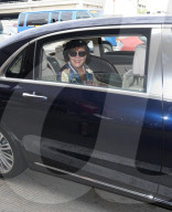 PEOPLE - Ganz Diva: Susan Sarandon im Fond ihrer Limousine