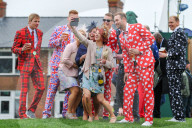 FEATURE - Impressionen vom "Lady's Day" am Pferderennen in Aintree