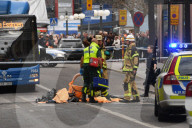 NEWS - Lastwagen rast in Stockholm in Menschenmenge