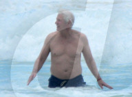 EXKLUSIV - Richard Gere stürzt sich in die Fluten in seinen Ferien in Tulum