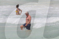 EXKLUSIV - Richard Gere stürzt sich in die Fluten in seinen Ferien in Tulum
