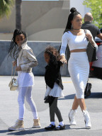 PEOPLE - Mel B mit ihren Töchtern unterwegs in Beverly Hills