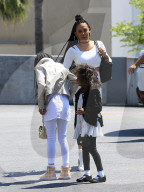 PEOPLE - Mel B mit ihren Töchtern unterwegs in Beverly Hills