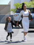 PEOPLE - Mel B mit ihren Töchtern unterwegs in Beverly Hills