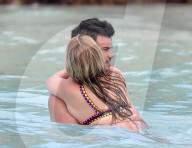 EXKLUSIV - Taylor Lautner und Billie Lourd turteln auf St. Barts
