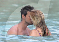 EXKLUSIV - Taylor Lautner und Billie Lourd turteln auf St. Barts