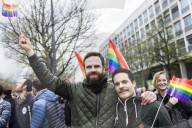 NEWS - Berlin: "Stop Homophobia"-Demo vor der russischen Botschaft