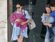 EXKLUSIV - Natalie Portman unterwegs mt Baby Amalia und Sohn Aleph