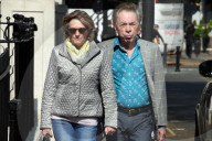 PEOPLE - Andrew Lloyd Webber bummelt mit Gattin Madeleine durch London