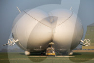 FEATURE - Luftschiff "Airlander" verlässt den Hangar in Bedfordshire