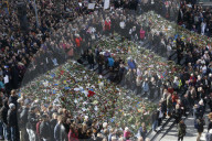 NEWS - Stockholm nach dem Anschlag: Tausende versammlen sich zur Demonstration gegen Terror