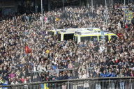NEWS - Stockholm nach dem Anschlag: Tausende versammlen sich zur Demonstration gegen Terror