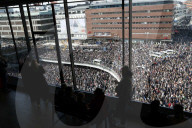 NEWS - Stockholm nach dem Anschlag: Tausende versammlen sich zur Demonstration gegen Terror