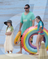 PEOPLE - Adam Sandler geniesst das Strandleben auf Maui
