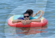 PEOPLE - Adam Sandler geniesst das Strandleben auf Maui