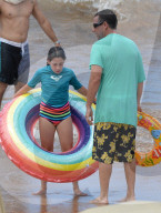 PEOPLE - Adam Sandler geniesst das Strandleben auf Maui