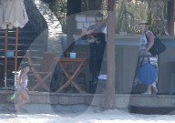 EXKLUSIV - Strand-Tag mit Baby Jameson und Willow: Pink und Carey Hart