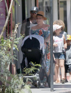 EXKLUSIV - Strand-Tag mit Baby Jameson und Willow: Pink und Carey Hart