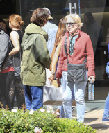 PEOPLE - Sarah Paulson und ihre Partnerin Holland Taylor unterwegs in LA