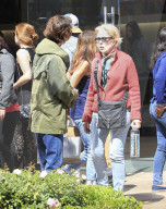 PEOPLE - Sarah Paulson und ihre Partnerin Holland Taylor unterwegs in LA