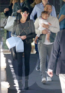 PEOPLE - Chrissy Teigen und John Legend gehen mit Klein Luna essen