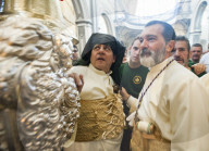 PEOPLE - Antonio Banderas nimmt mti seiner Partnerin Nicole Kimpel an der Semana Santa in Malaga teil