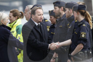 NEWS - Die schwedische Königsfamilie gedenkt mit einer Schweigeminute den Opfern in Stockholm