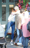 PEOPLE - Boris Becker mit seiner Familie im Ivy Chelsea Garden