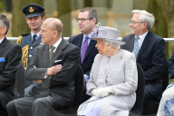 PEOPLE - Queen Elizabeth und Prinz Philip eröffnen das Elefantenzentrum im Zoo von Bedfordshire