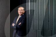 STUDIO - Oscar Munoz