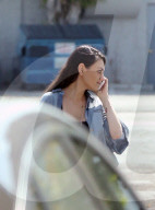 PEOPLE - Mila Kunis in Studio City unterwegs