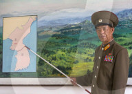 REPORTAGE - Soldatinnen und Soldaten prägen das Alltagsbild in Nordkorea