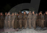 REPORTAGE - Soldatinnen und Soldaten prägen das Alltagsbild in Nordkorea