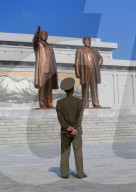 REPORTAGE - Soldatinnen und Soldaten prägen das Alltagsbild in Nordkorea